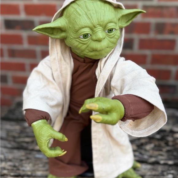 Star Wars Legendary Interactive Jedi Master 16” YODA  115 Phrases 360 Movement - Picture 11 of 11